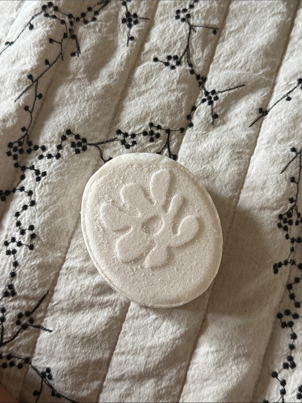 Ayeya Bath Bomb coconut and vanilla soothing